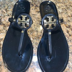 TORY BURCH- black mini miller flat thong